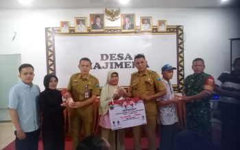 Penyerahan BLT Dana Desa di Desa Hajimena, 23 KPM Terima Bantuan